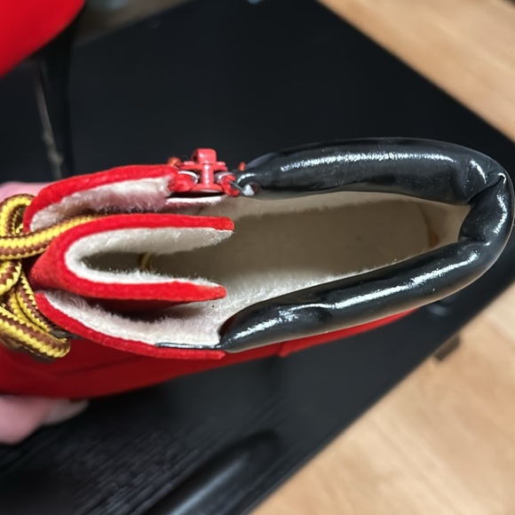 Red High heels - Picture 3 of 6